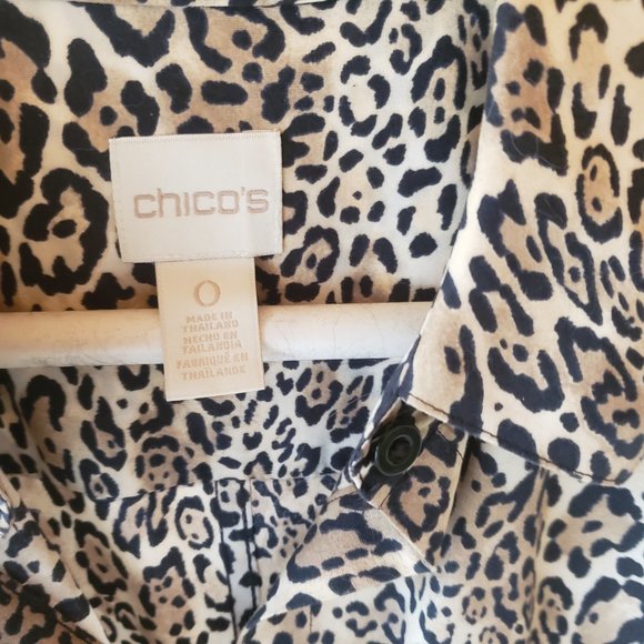 Chico's size 0 No-Iron Animal Print Button Down Blouse - Picture 2 of 5